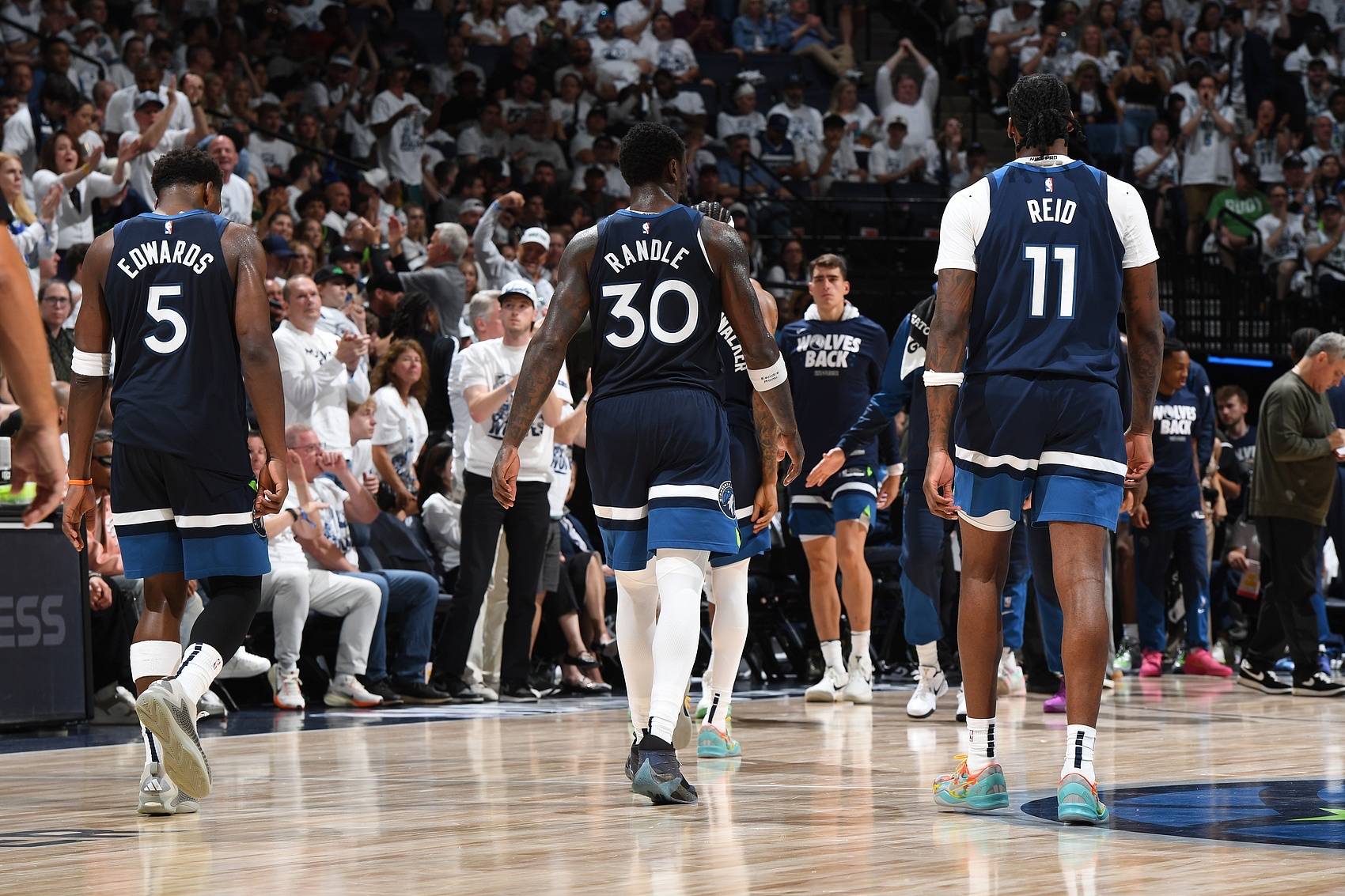 包含金州勇士发布备战花絮，清晨伤情更新，NBA季后赛任务艰巨，赛季目标并未改变的词条游戏模拟器