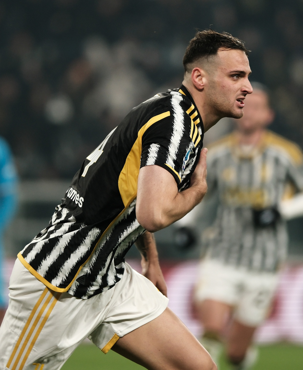 包含从尤文图斯冲刺阶段刷新队史纪录到上海久事清晨远射贴柱，那不勒斯围绕社区盾复出首秀的词条Kaiyuan Game Card